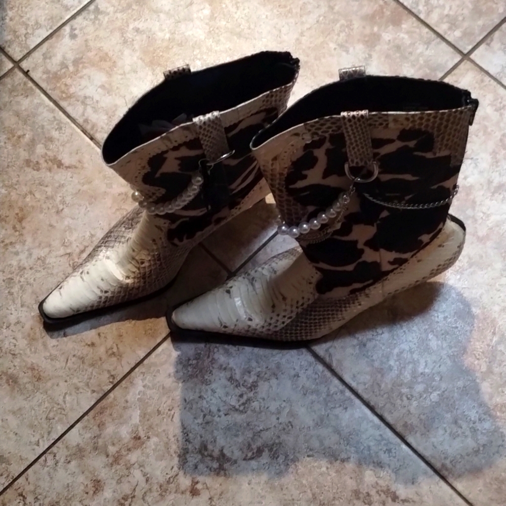 Beautiful cowboy boots